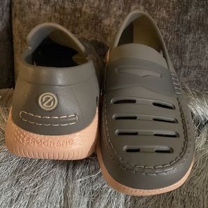 ZeroGrand “croc-like” loafers